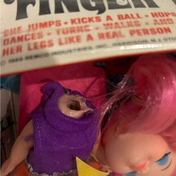 SOLD BROKEN in box vintage toy Remco Millie Mod Finger Ding doll - Picture 2 of 9